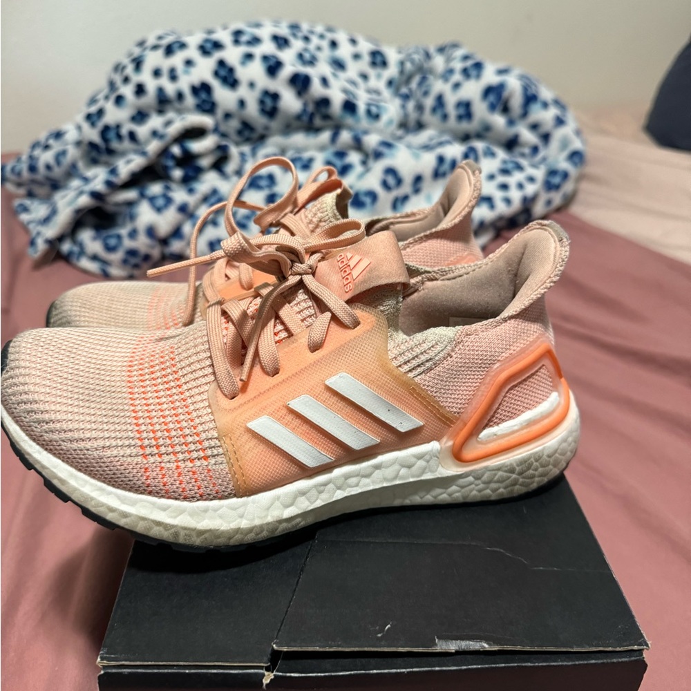Peach Ultraboost size 5.5 with box